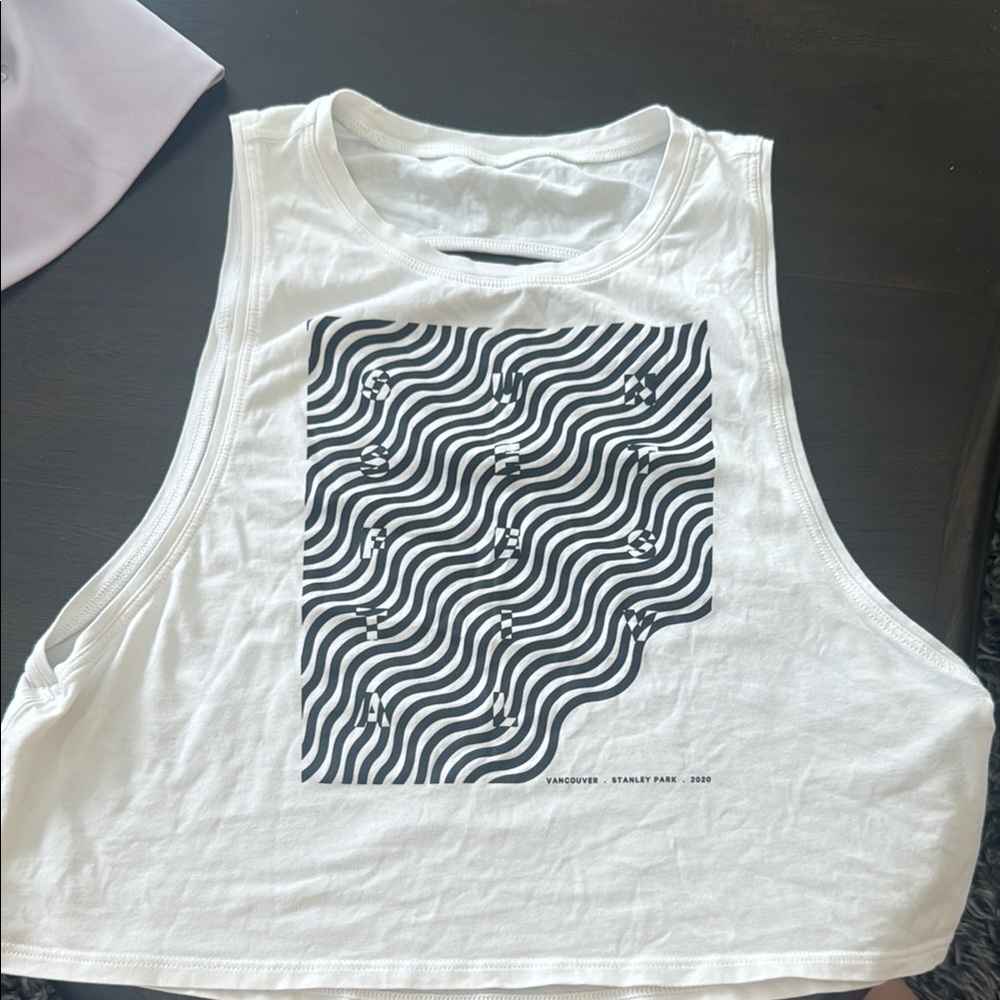 Lululemon cropped tank top